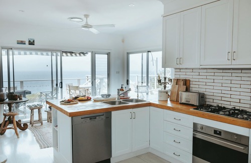 Stanwell Park House | Cliffside - Luxury Oceanfront in Stanwell Park with fireplace, pool and 360 degree views