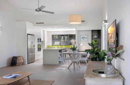 Sunshine Beach House | Close to Beach and cafes…family and pet friendly