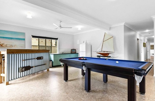 Traviston House | Coastal Bliss - 6 Beds Holiday House