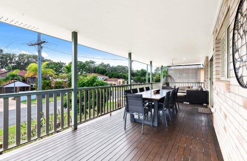 Traviston House | Coastal Bliss - 6 Beds Holiday House