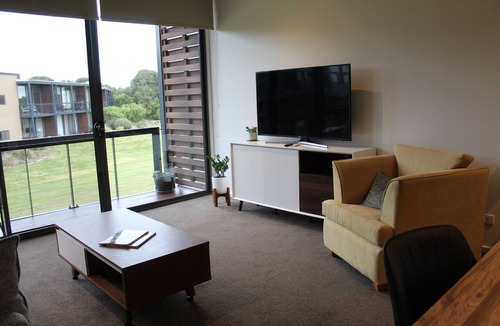Fingal Apartment | Coastal Cove Retreat at Moonah Links Resort: close to Hot Springs, Golf & Winery
