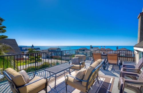 South Oceanside House | Coastal Get-Away Where Summer Never Ends!