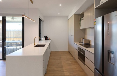 Indented Head House | Coastal Lux Retreat; Sleeping 10, Indented Heads, brand new, aircon, heating, spacious