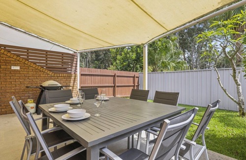 Coffs Harbour House | Coffs Harbour Beach Escape - Affordable, Pet Friendly, Pool, Spa,Tennis, Beach