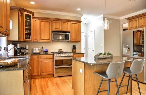 Monroe House | Colonial-Style 'Warwick Retreat' - 1 Hour to NYC!