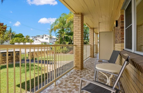 Evans Head Apartment | Comfortable 2BR coastal unit with WiFi, BBQ area, parking & linen included, close to beach