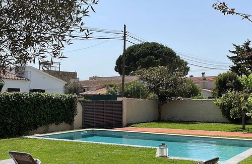 Bon Relax House | Comfortable House with Private Pool and Garden in Sant Pere Pescador