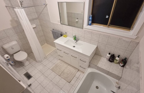 Tullamarine House | Comfy home 5mins to Melb Airport & Shopping Mall