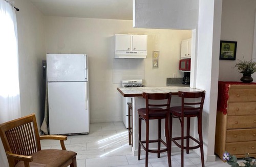 Van Nuys House | Comfy private ADU Guest house in LA
