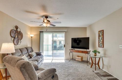 Laughlin Apartment | Community Pool and Gym Apt 5 Mi to Laughlin Casinos