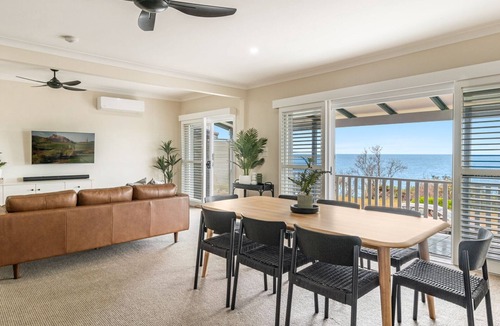Yamba House | Como - Absolute Beachfront with Uninterrupted Convent Beach Views - Holiday Yamba