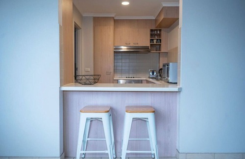 Griffith Apartment | Contemporary 2BR apartment near Kingston