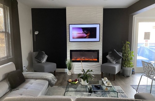 Lake Peekskill House | Contemporary Cozy Cottage