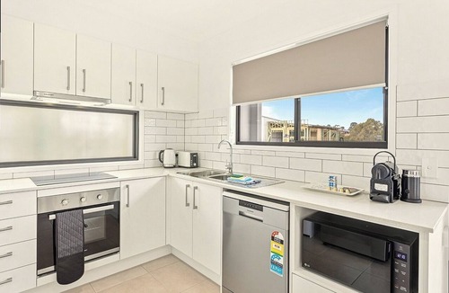 Murrumba Downs House | Contemporary Family Haven in Murrumba Downs