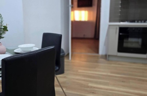 Glenroy House | Convenient Glenroy Accommodation Ideal for Airport Travellers
