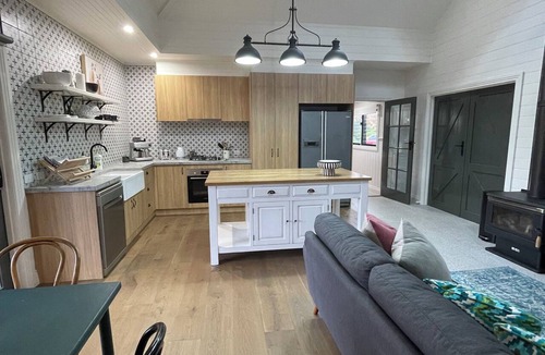 Harcourt North Apartment | Cool shed conversion on park-like acreage in Harcourt North. Pet friendly!