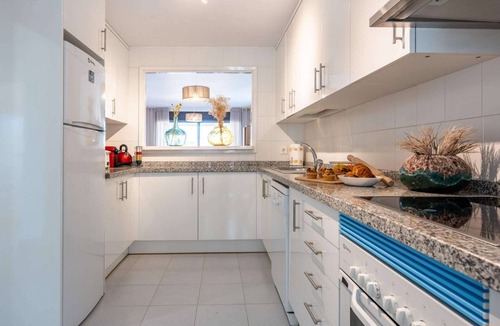 Castillo de Sabinillas Apartment | Cosy apartment in Manilva with shared pool