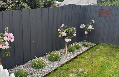 Stanley House | Cosy Coastal Cottage in Stanley Beautiful Outdoor Fire Pit. Pet Friendly.