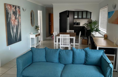 Caloundra Apartment | Cosy Family Friendly, Beachside Unit, Views, Walk Everywhere. Long stays welcome
