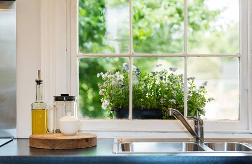 Newstead House | Cosy Heritage Cottage in Newstead, Central to Daylesford, Maldon & Castlemaine