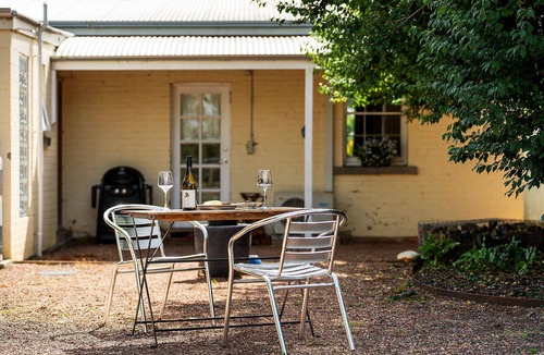 Newstead House | Cosy Heritage Cottage in Newstead, Central to Daylesford, Maldon & Castlemaine