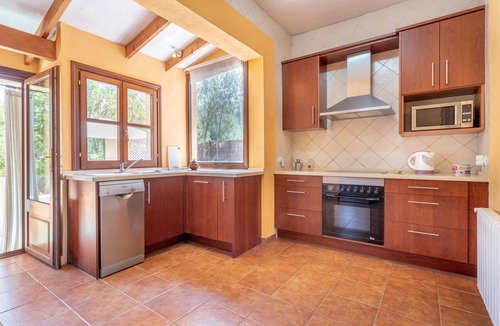 Son Serra de Marina House | Cosy Holiday Home Close to the Beach with Terrace & Wi-Fi
