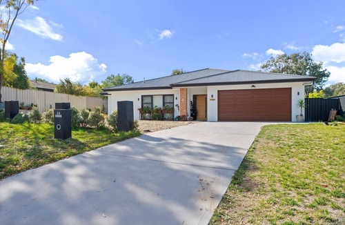 Kambah Apartment | Cosy Kambah 1 Bedroom Near Shops & Parks