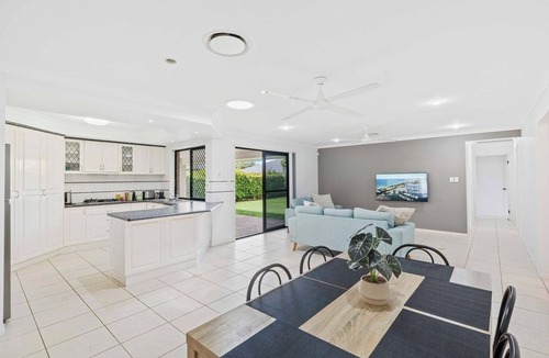 Kuraby House | Cosy Kuraby Family Home, Quiet and Convenient