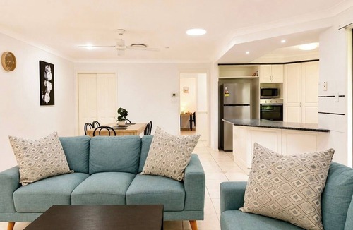 Kuraby House | Cosy Kuraby Family Home, Quiet and Convenient