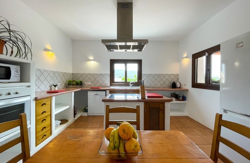 Santa Eulalia del Rio Villa | COUNTRY HOUSE, FOR 6 PEOPLE, WITH 4 BATHROOMS, PRIVATE POOL, FREE WIFI AND A/C
