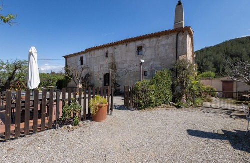 Gelida House | Country House 'Emilli' with Mountain View, Wi-Fi and Air Conditioning