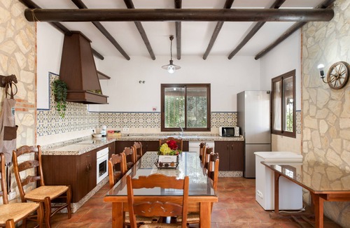 Posadas House | Country House 'La Sierrezuela - Families Only' with Mountain Views, Wi-Fi & Air Conditioning