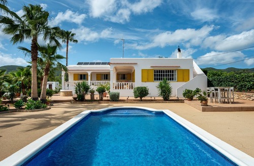 Sant Carles de Peralta Villa | Country House 'Villa Can Andreuet De Baix' with Mountain View, Wi-Fi and Air Conditioning