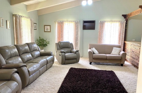 Swan Hill House | Country lifestyle on acres 4 minute drive from the Main Street