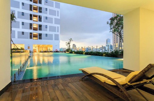Bach Dang Riverside Apartment | COZRUM HOMES ★ FREE Pool&Gym★ River Gate Building