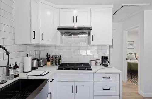 Garden Grove Apartment | Cozy 1bd 1ba Sleeps 3 Close to Disney