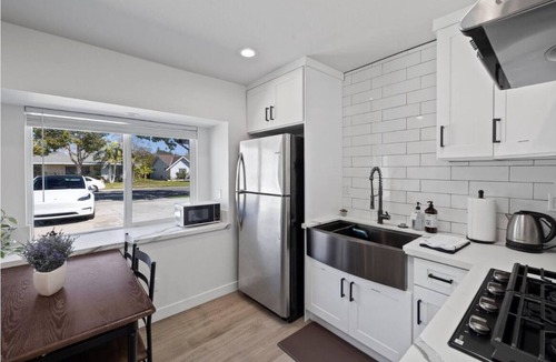 Garden Grove Apartment | Cozy 1bd 1ba Sleeps 3 Close to Disney