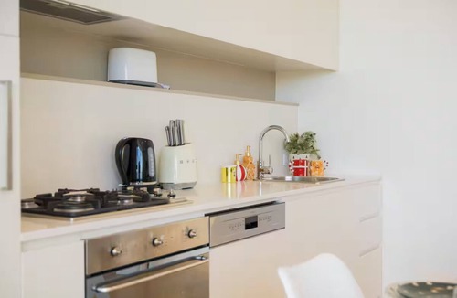 Macquarie Park Apartment | Cozy 1BR Home w/Parking Near Macquarie University & Metro