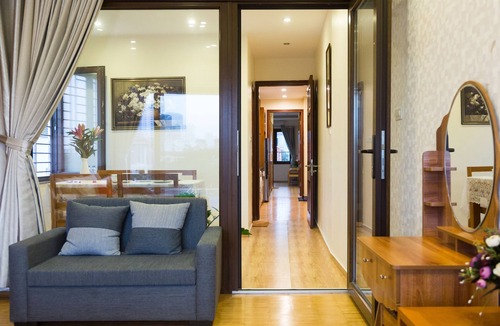 Nhat Tan Apartment | COZY 2BR APARTMENT WITH THE AMAZING LAKE VIEW