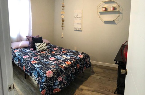 Downtown Los Angeles House | Cozy and Comfy Rooms Near SOFI Stadium, DTLA, USC, LAX, HOLLYWOOD, BEACHES Shared Home