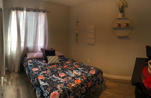 Downtown Los Angeles House | Cozy and Comfy Rooms Near SOFI Stadium, DTLA, USC, LAX, HOLLYWOOD, BEACHES Shared Home
