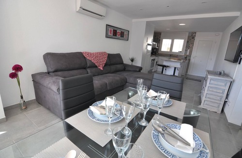 Santa Margarida Apartment | Cozy Apartment 70m from the Beach in Roses, Costa Brava! 2 Bedrooms, Terrace, Free Wi-Fi. Book now!