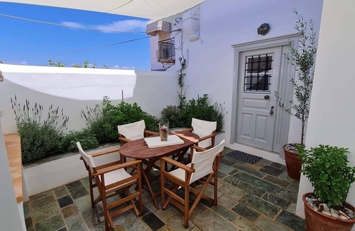 idhra Apartment | Cozy apartment for small family 2 minutes from Castello Baby Beach