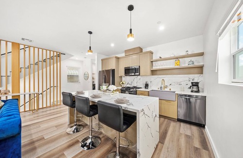 Rampart Village House | Cozy Bedroom Los Angeles