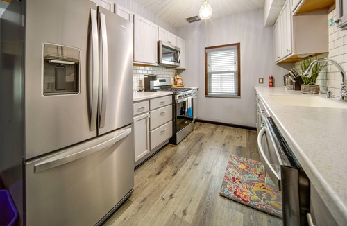 Erie Cottage | Cozy Erie Vacation Rental w/Patio & Seasonal Pool