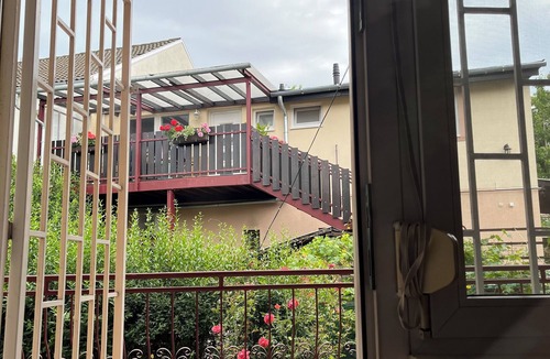 Alsorakos Apartment | Cozy hideaway Budapest w/FREE PARKING