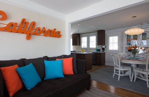 Wilshire House | Cozy Hollywood House ★ Central Los Angeles Location ★ 2 Car Parking