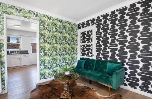 The Flats Apartment | Cozy Hollywood Studio Updated and Central Location