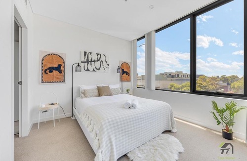 Burwood Apartment | Cozy home in Burwood 2b1b