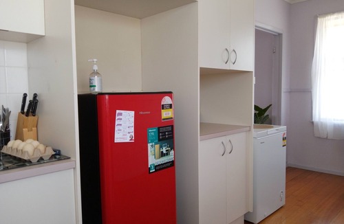 Kennington House | Cozy home on St Aidans. road with free parking and wifi